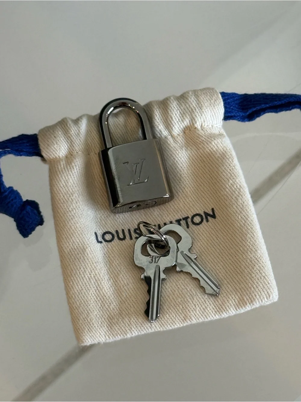 LOUIS VUITTON Keepall 50 Bandoulière in Monogram Eclipse Reverse - 💯 AUTHENTIC